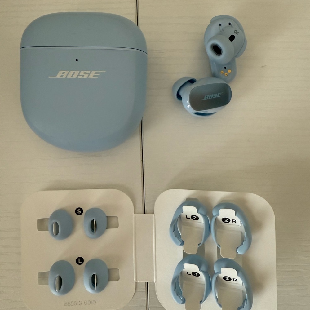 Bose Light Blue Wireless Earbuds with Accessories
